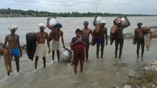 Yellavva (standing in the middle)