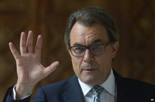 Catalan regional leader Artur Mas speaking in Barcelona, 14 October