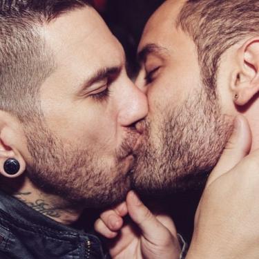 Besos hombres