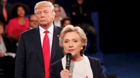 Bà Hillary Clinton đã gọi ông Trump là