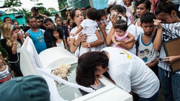 Manila'da 21 Ağustos günü öldürülen birinin yakınları