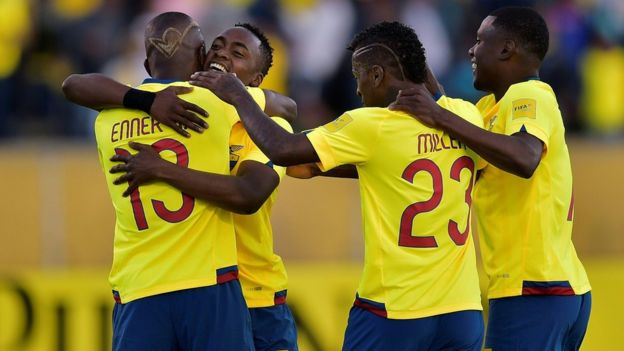 Ecuador celebra un gol frente a Venezuela.