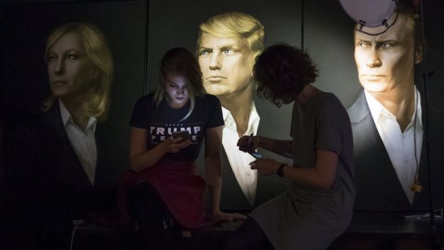 Portraits of Putin and Trump in Moscow