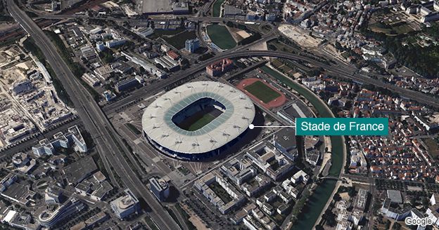 First explosion near Stade de France.