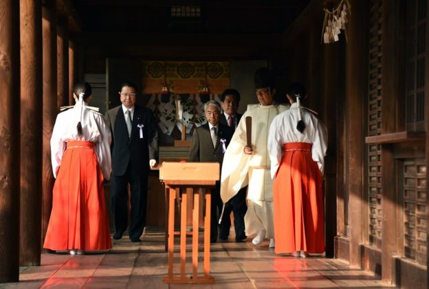 Japanese lawmakers visit to the controversial Yasukuni shrine on 20 October 2015