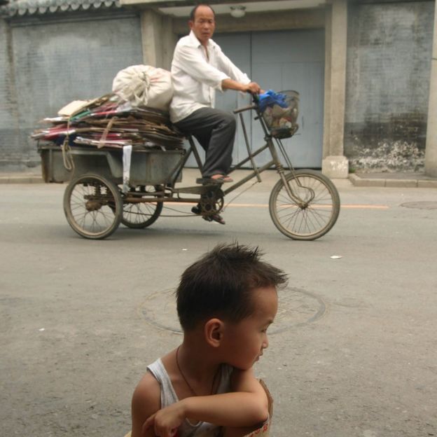 Niño en la China rural.