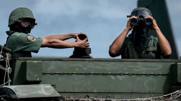 Soldados venezolanos en maniobras cerca de la frontera con Guyana.