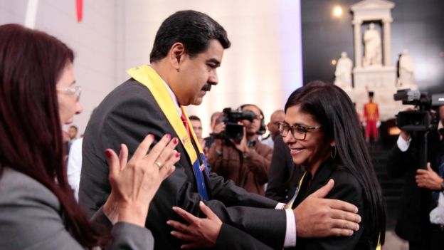La canciller venezolana Delcy Rodríguez con Maduro