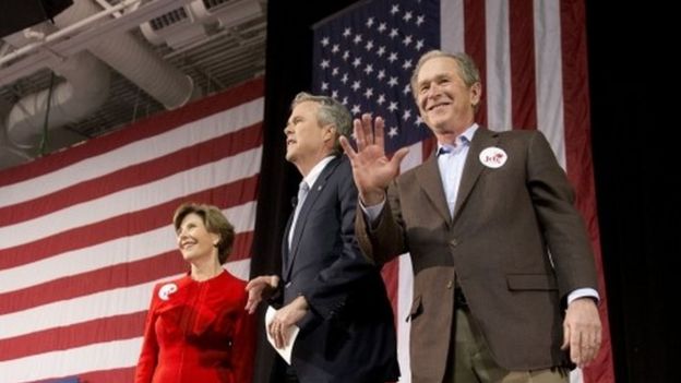 Republican presidential candidate and former Florida Gov Jeb Bush Centre) accompanied by his brother former President George W Bush (right) and George's wife Laura Bush (15 February 2016)