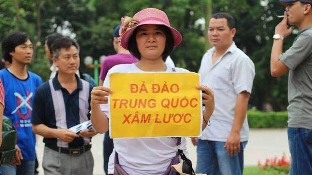 Bà Trần Thị Nga tham gia nhiều cuộc biểu tình về môi trường và chống Trung Quốc