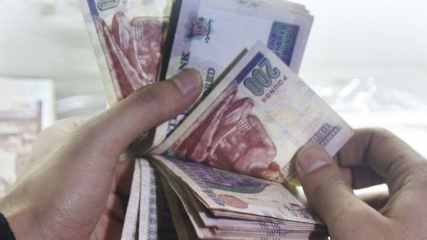 أوراق بنكنوت من فئة مئتي جنيه مصري