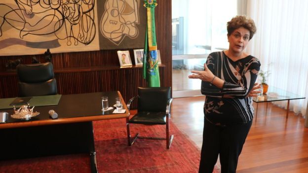 Dilma reconhece a dificuldade de aprovar um plebiscito sobre novas eleições, mas diz que é preciso
