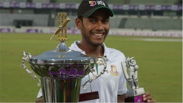 গত বছর ইংল্যান্ডের বিপক্ষে টেস্ট সিরিজে ম্যান অব দ্য ম্যাচ ও ম্যান অব দ্য সিরিজের পুরস্কার জিতেন মেহেদী হাসান মিরাজ