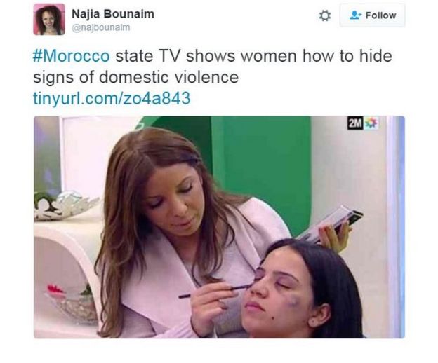 Najia Bounaim de Amnistía Internacional tuiteó una imagen de la emisión en la televisión marroquí en la que una maquilladora cubría signos de violencia doméstica en la modelo.