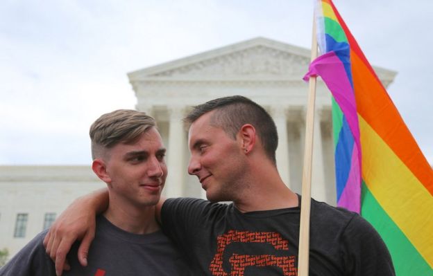 2015年 6月 26日，美國聯邦最高法院宣佈全美同性婚姻合法化。