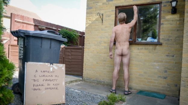 Anyone for nude gardening and DIY? _94003047_nudeman