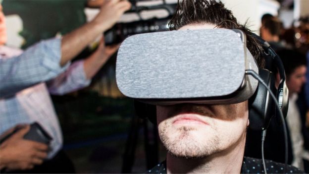 Google's Daydream VR system could be a threat to Facebook's budget VR success