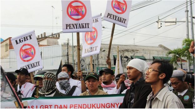 印尼曾發生針對LGBT（同性戀、雙性戀、變性人）社區的抗議示威