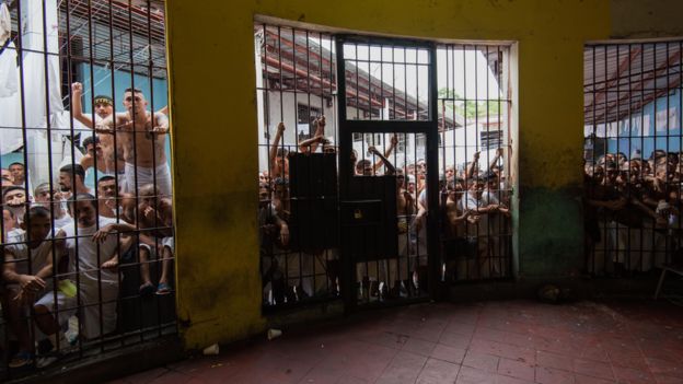 Pandilleros detenidos en El Salvador