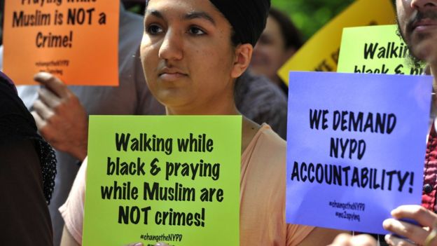Donald Trump news - Page 2 _86841477_muslimprotest