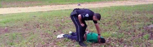 Michael Slager feels Walter Scott's pulse