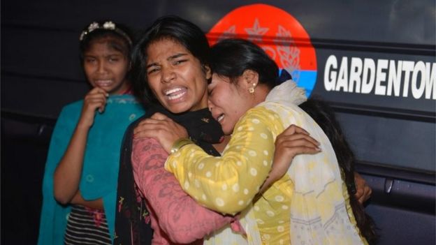 Pakistani women mourn the death of relatives after the Lahore blast 27/03/2016