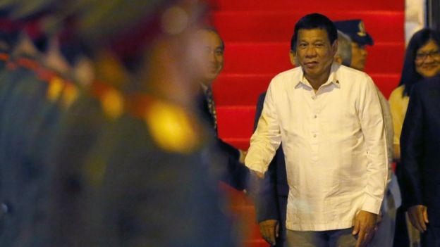 Rodrigo Duterte arrives in Laos for the Asean summit