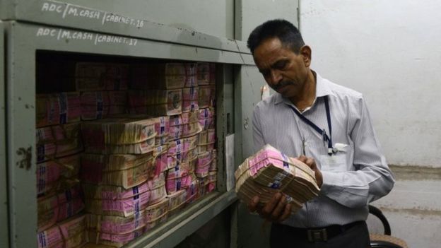 Ấn Độ đổi tiền
