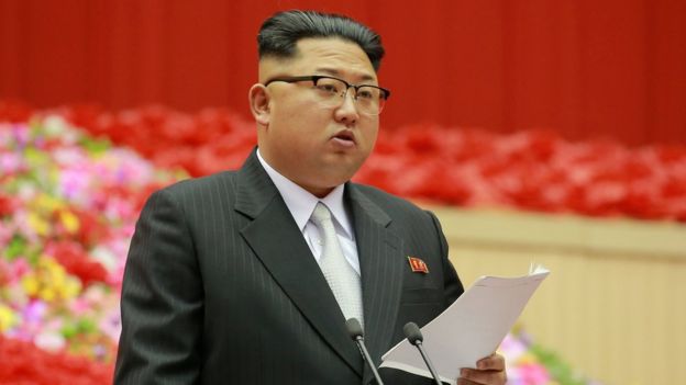 El líder de Corea del Norte, Kim Jong-un, durante la primera sesión del comité del partido, en Pyongyang