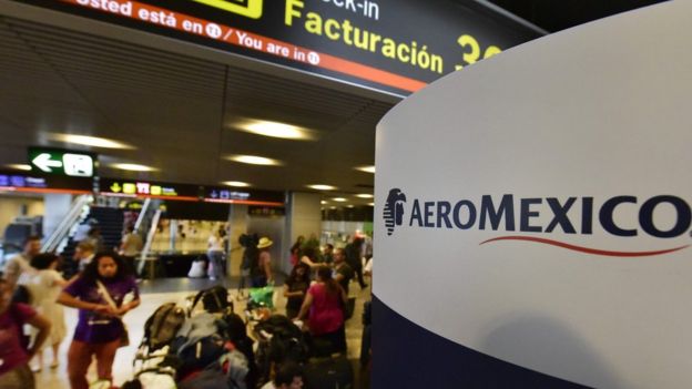 mexicanos varados en el aeropuerto de Madrid-Barajas