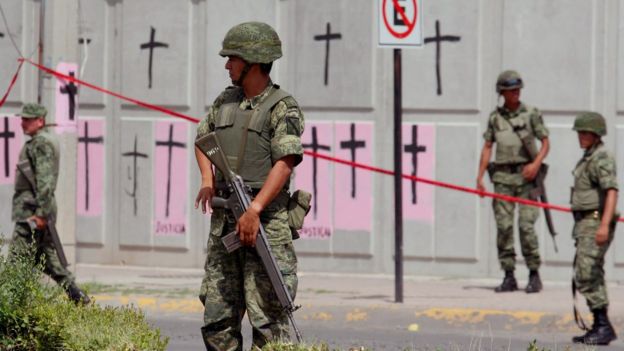 Soldados en México patrullan la Ciudad de Juárez