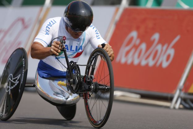 Alex ZAnardi en la contrarreloj de Río 2016