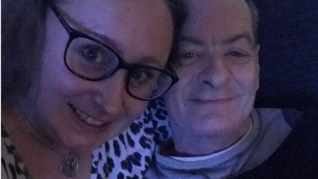 Annis Lindkvist y Jimmy Fraser.