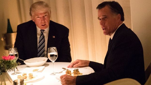 Trump y Romney.