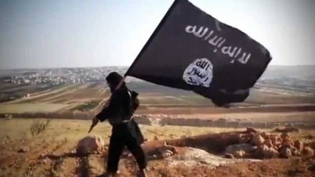 صنداي تايمز: قصة بنغالية وأمريكي حطم تنظيم الدولة الإسلامية زواجهما