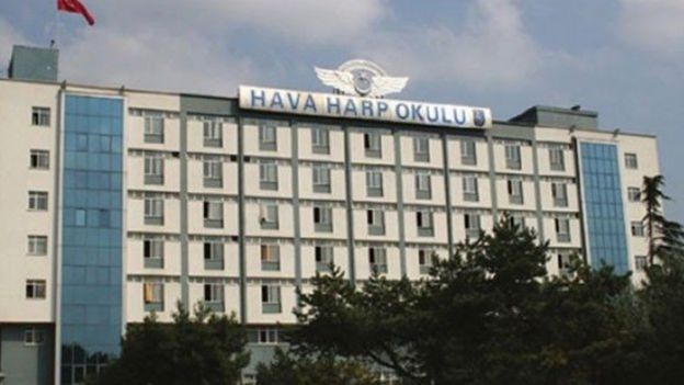 Hava Harp Okulu öğrencileri