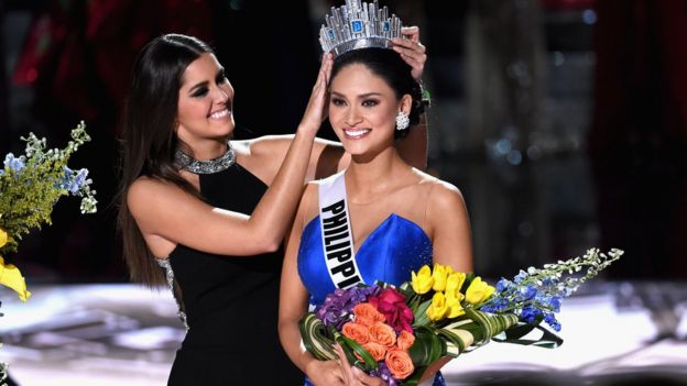 Pia Alonzo Wurtzbach reacts as she is crowned the 2015 Miss Universe