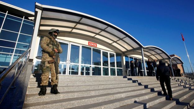 بدء محاكمة 29 رجل شرطة في تركيا بتهمة المشاركة في محاولة الانقلاب الفاشلة