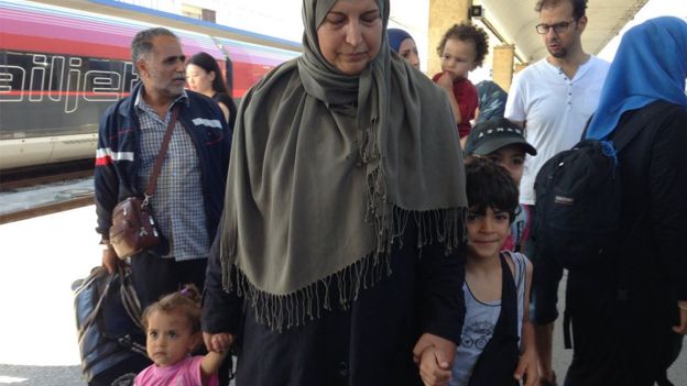 Syrian refugees arriving at Vienna Westbahnhof on a train from Budapest. Pic: Bethany Bell