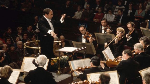 Pierre Boulez with the BBC Symphony Orchestra in 1972