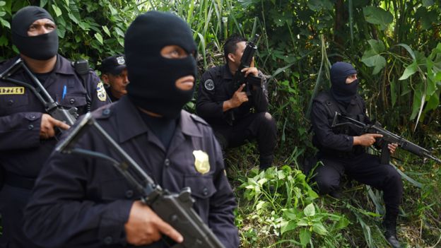 El Salvadoran police officers