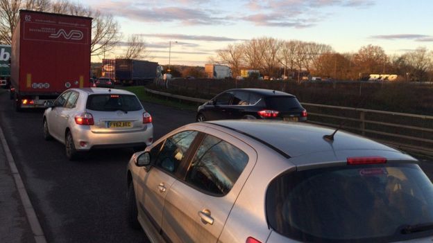 Queues due to shut M1