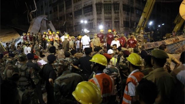 rescuers at the scene of the collapse in Kolkata, India (1 April 2016)
