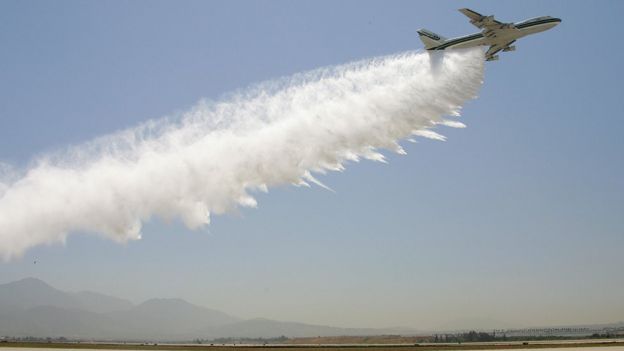 El SuperTanker en operación