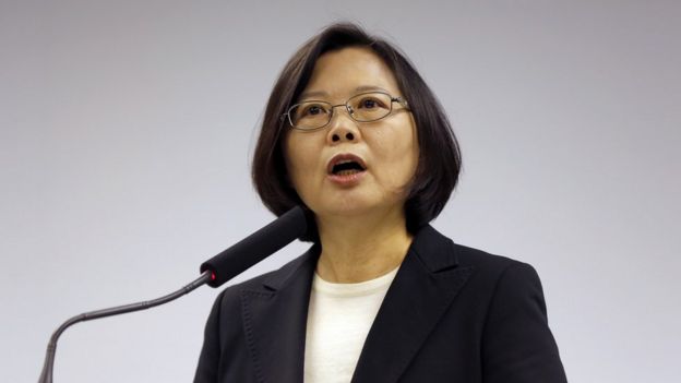 Taiwan's President-elect Tsai Ing-wen, announces that Lin Chuan is her choice for premier at their Democratic Progressive Party headquarters in Taipei, Taiwan, Tuesday, 15 March 2016.