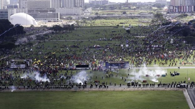 Protesto em Brasília contra Temer e pelas eleições diretas