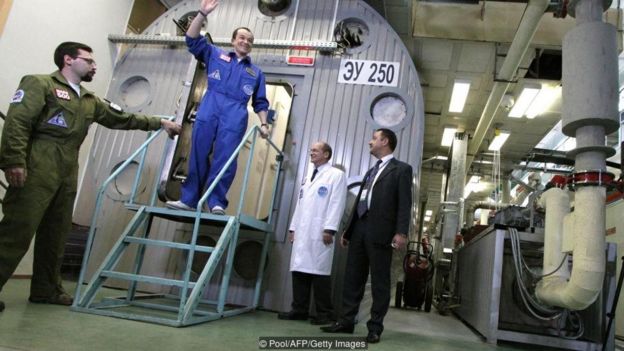 Confined inside their capsule, some crewmembers on the MARS500 experiment grew withdrawn in the latter stages