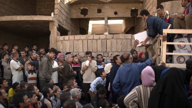 تعاني الموصل من نقص حاد في المواد الغذائية