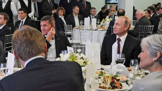 Майкл Флинн на ужине с российским президентом Владимиром Путиным в декабре 2015 года