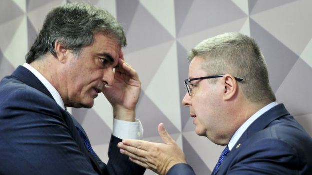 José Eduardo Cardozo e Antonio Anastasia em sessão da Comissão Especial do Impeachment